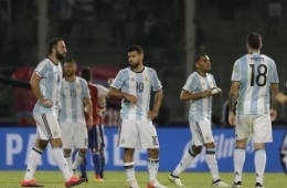 世预赛-阿根廷0-1巴拉圭 天使中柱阿圭罗失点