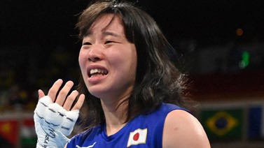 拳击女子羽量级-日本选手入江圣奈夺得冠军