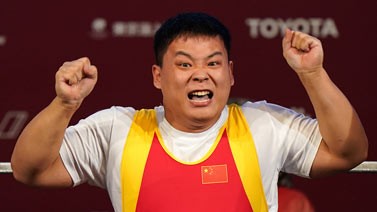 东京残奥力量举重男子59公斤级决赛 齐勇凯夺冠