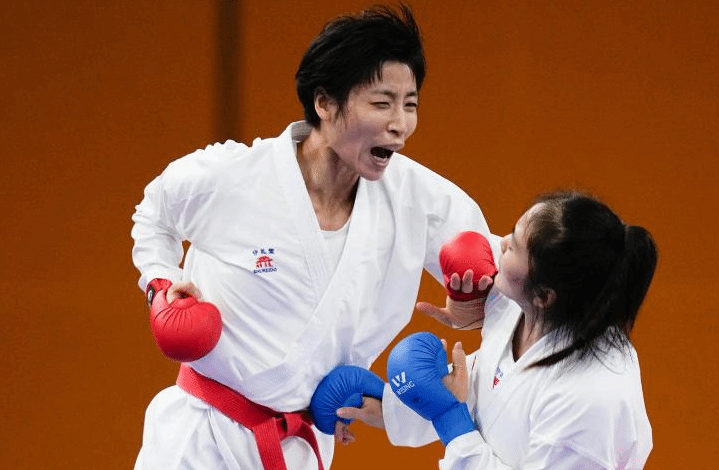 全运会空手道女61公斤级决赛 “一姐”尹笑言夺冠