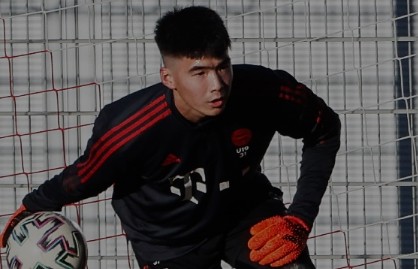 中国足球球员刘邵子洋跟随拜仁二队训练
