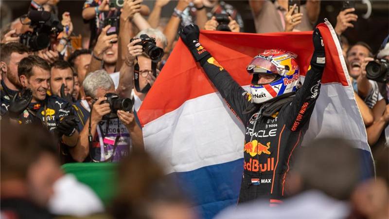 F1荷兰大奖赛：维斯塔潘在主场夺得冠军