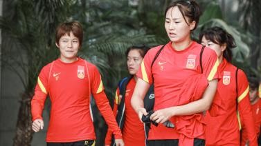 中国女足海外拉练认清差距