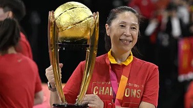 中国女篮主帅：女篮回到新起点 我们还能变更强