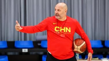 中国男篮主帅乔尔杰维奇谈归化球员李凯尔