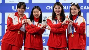 成都大运会-女子4X100米混合泳接力中国队夺金