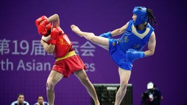 吴晓微夺得杭州亚运会武术散打女子60公斤级金牌