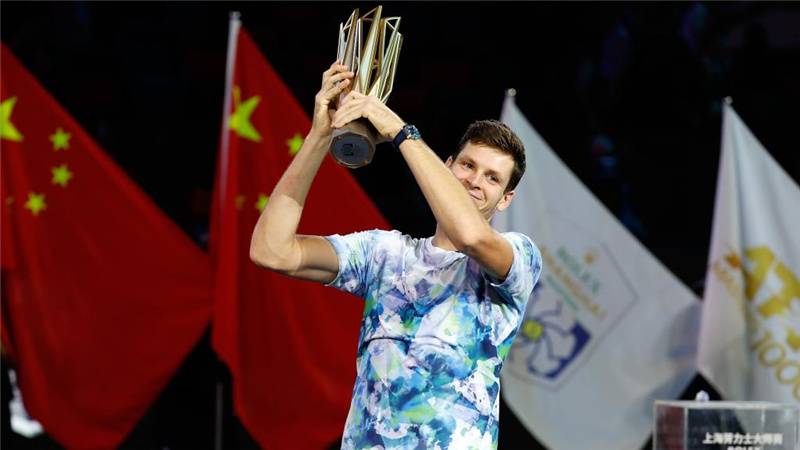 胡尔卡奇问鼎上海网球大师赛