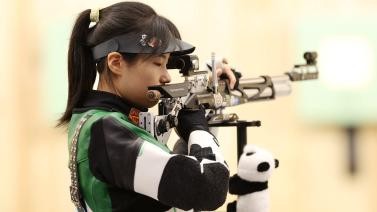 射击世界杯总决赛 王芝琳获女子10米气步枪银牌