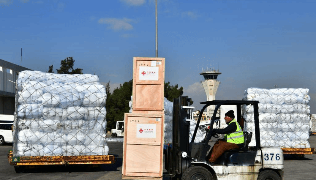 中国政府援助叙利亚抗震救灾人道主义物资运抵大马士革