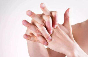 关节炎是怎么引起的？经常掰手指会得关节炎吗