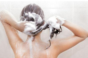 导致女性掉发的坏习惯有哪些？头发扎太紧