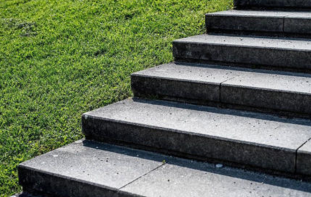 爬楼梯相当于慢跑运动效果？如何进行台阶锻炼