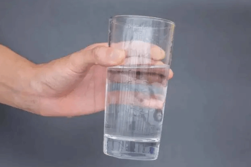 “每天8杯水”是伪科学？喝水这件事今天一次说清