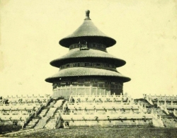 北京天坛的变迁：从皇家御用到市民公园