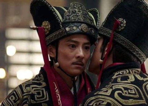 刘备为什么把兵权给李严 而不是极为信任的诸葛亮