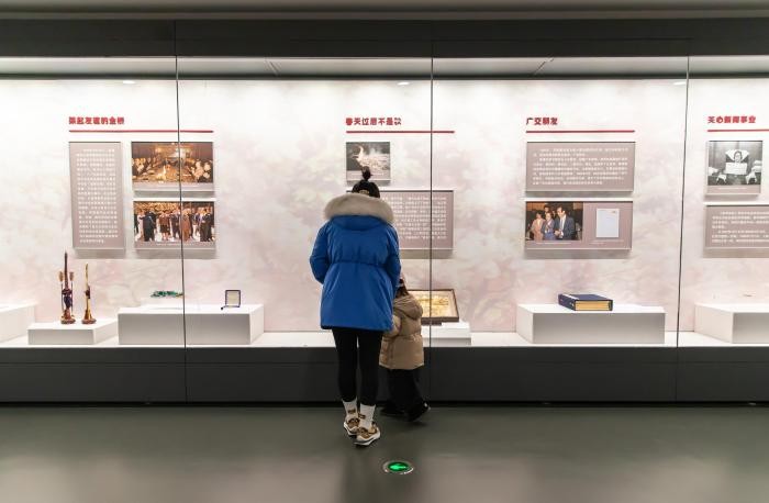 “致敬·缅怀——纪念邓颖超诞辰120周年馆藏文物展”在天津开展