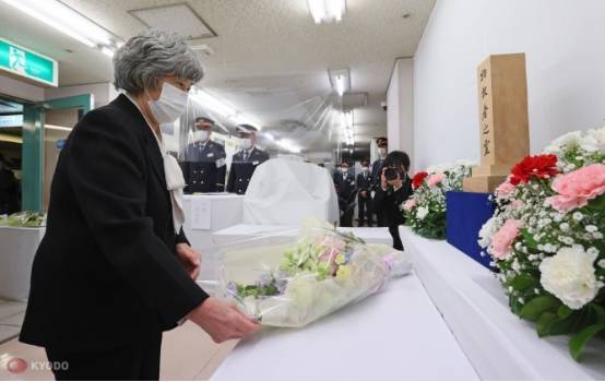 日本各界祭奠“奥姆真理教”东京地铁毒气案死难人员