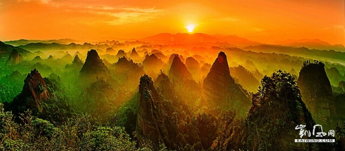 朝霞中的万佛山
