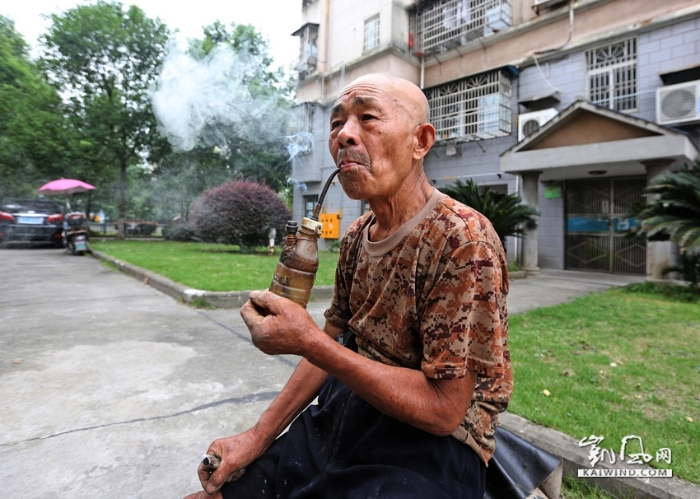 即将消失的老手艺——磨菜刀