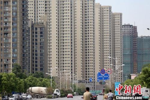 南京河西地区一处楼盘。<a target='_blank' href='http://www.chinanews.com/' _fcksavedurl='http://www.chinanews.com/' _fcksavedurl='http://www.chinanews.com/'>中新社记者 泱波 摄