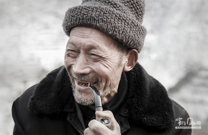 老人与烟