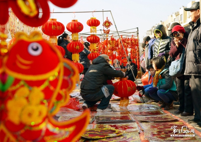 喜气洋洋迎新年 李村大集年味浓