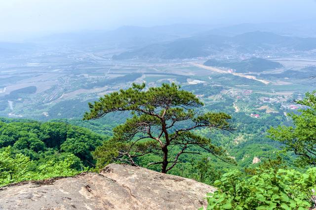 8月适合去哪里旅行？这四个地方避暑又好玩，景美如仙境