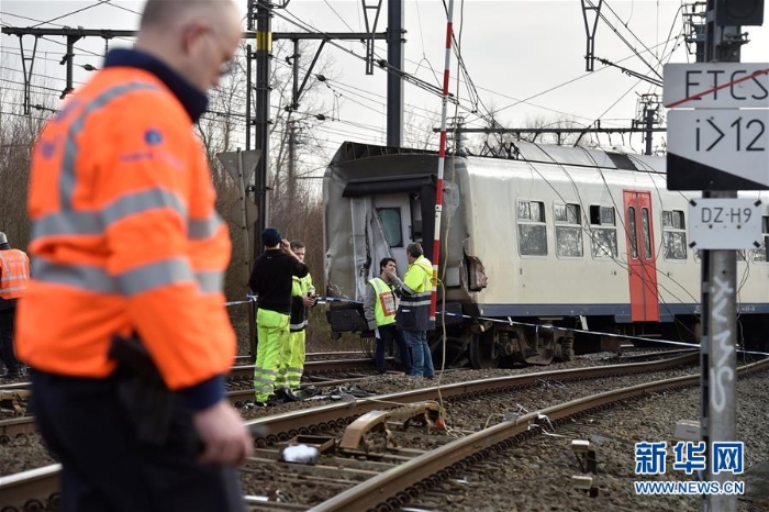 （外代一线）（5）比利时一列车侧翻造成1死27伤
