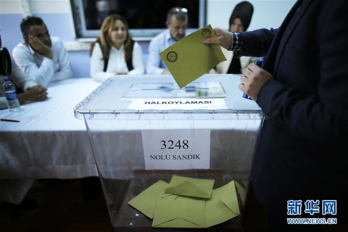 （外代一线）（9）土耳其修宪公投境内投票正式开始