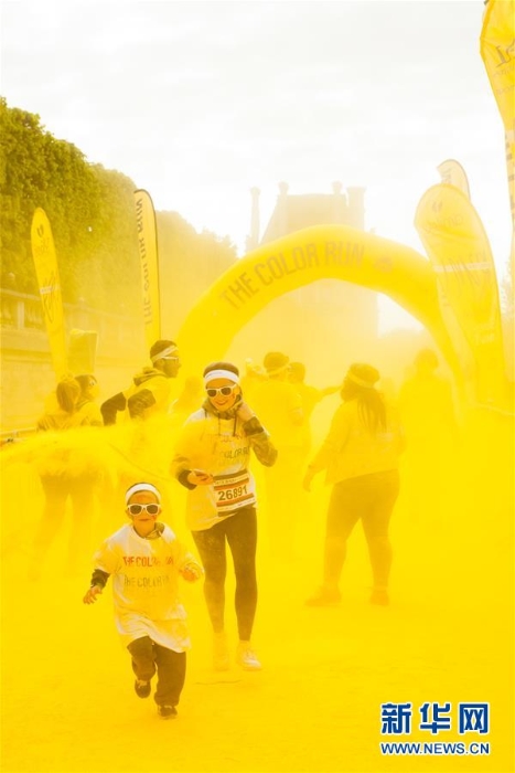 （体育）（4）巴黎举行彩色跑活动