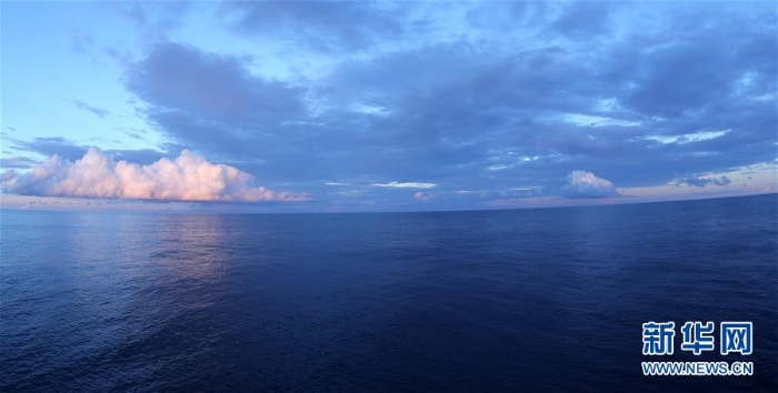 （新华视界）（3）“向九”船上的太平洋之晨