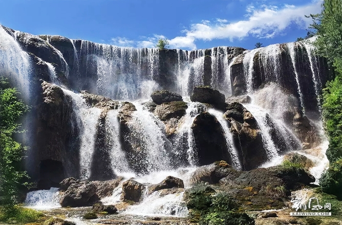 11-诺日朗瀑布,是拍摄老版西游记的取景之地。副本