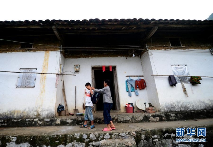 #（图片故事）（8）大山深深，挡不住小小读书郎的求学梦