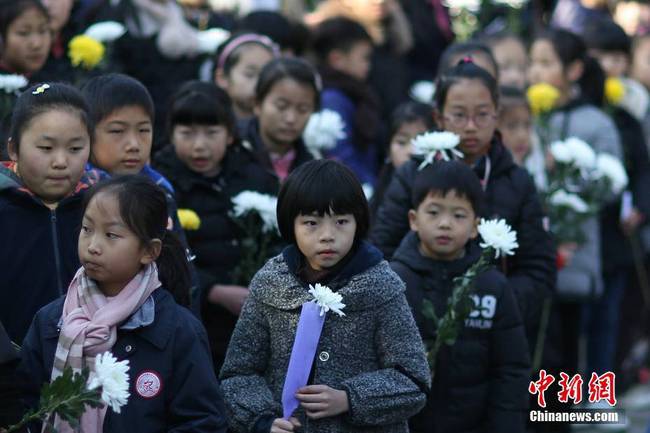 国家公祭日将至 南京民众走进光华门铭记1937(图)