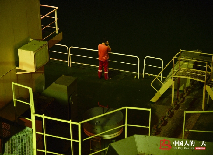 中国人的一天中国人的一天2891期：深海中的孤胆英雄 生活在海上工作在海里