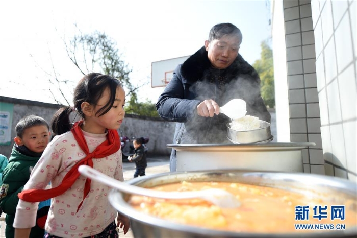 （图片故事）（5）重庆：61岁教师坚守乡村小学40年