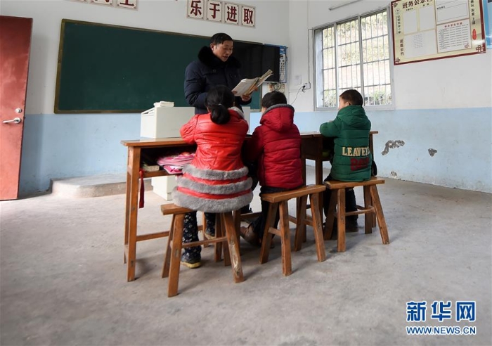 （图片故事）（4）重庆：61岁教师坚守乡村小学40年