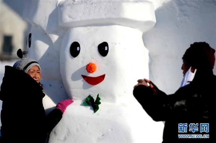 （社会）（5）2018个雪人亮相哈尔滨