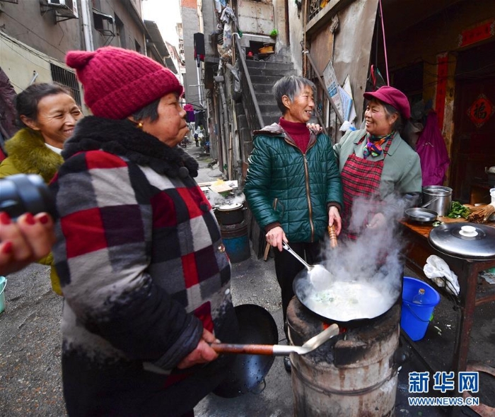 （图文互动）（8）寒冬里的“生命厨房”