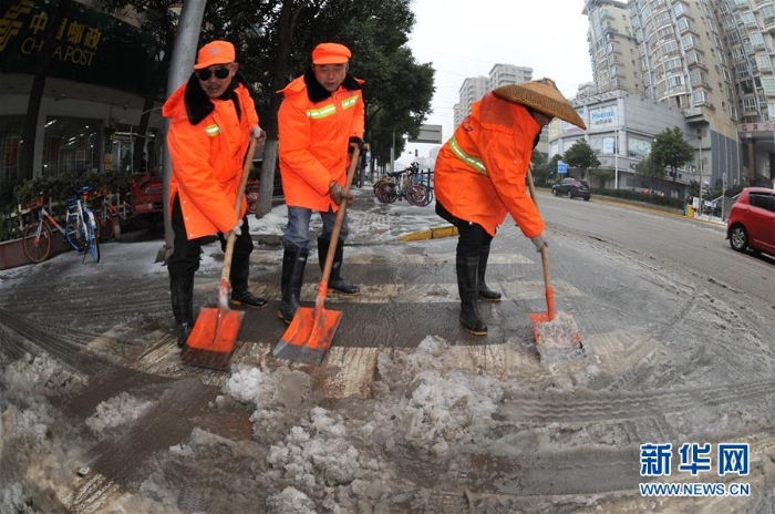 （新华全媒头条）（6）雨雪冰冻中，他们奋力前行——基层党员干群抗击冰雪灾害纪实