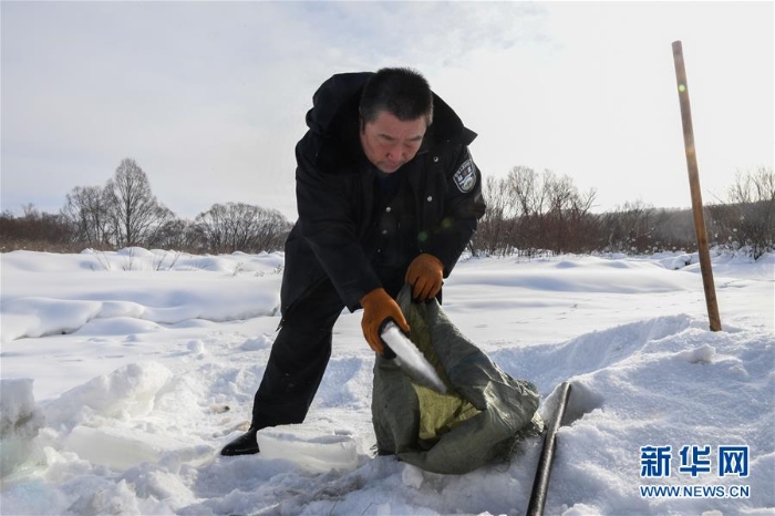 （新春走基层）（2）林海雪原中一个人的除夕