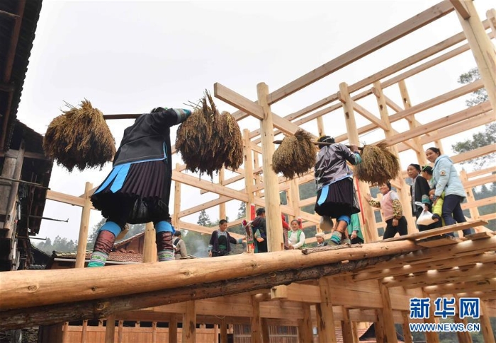 （社会）（3）苗山脱贫影像志——苗寨起新楼 一户百家帮