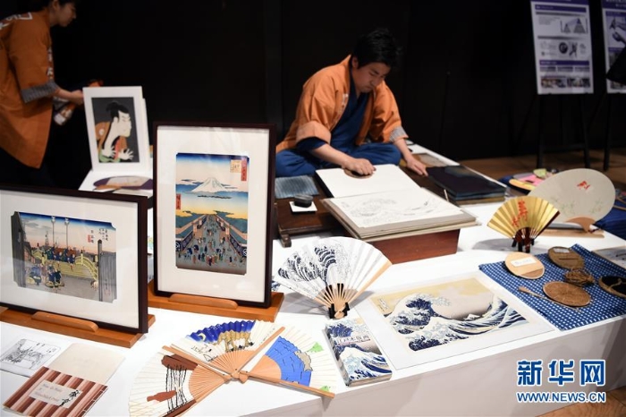 （国际）（1）东京：展示传统手工艺商品  弘扬“匠人精神”
