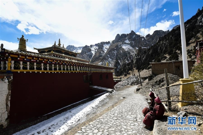 （XHDW）（8）青海玉树：在藏区千年名刹达那寺触摸历史脉搏