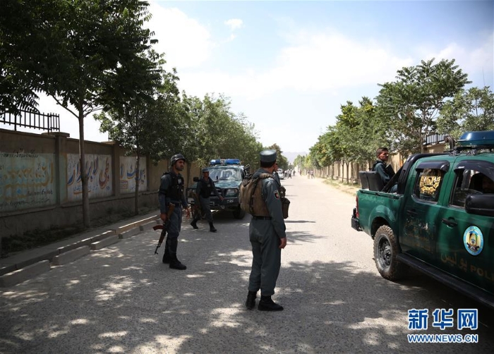 （国际）（1）阿富汗喀布尔政府办公区遭袭12死31伤