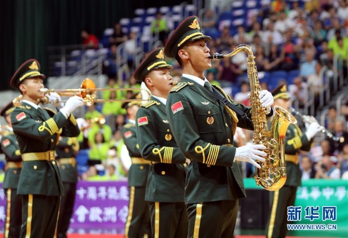 （图文互动）（1）香港汉华中学校友会成立60周年 驻港部队送祝福