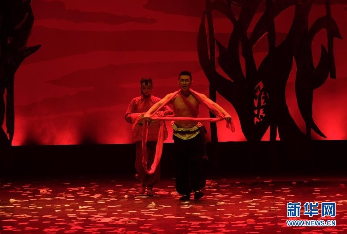 #（XHDW）（1）舞剧《红高粱》在江苏南通上演