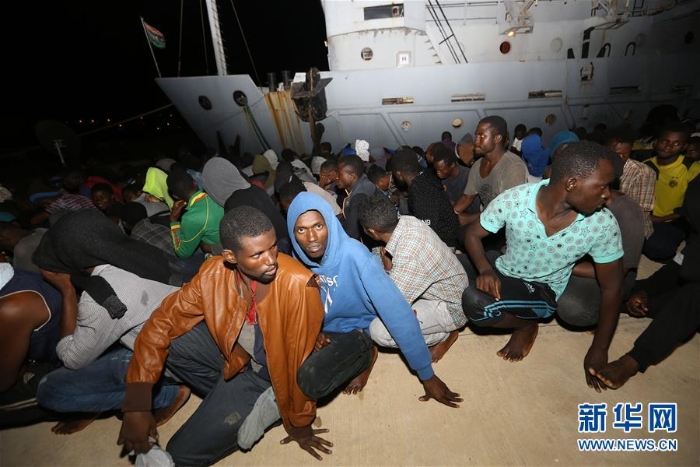 （国际）（3）利比亚海军在西部海域救起458名非法移民