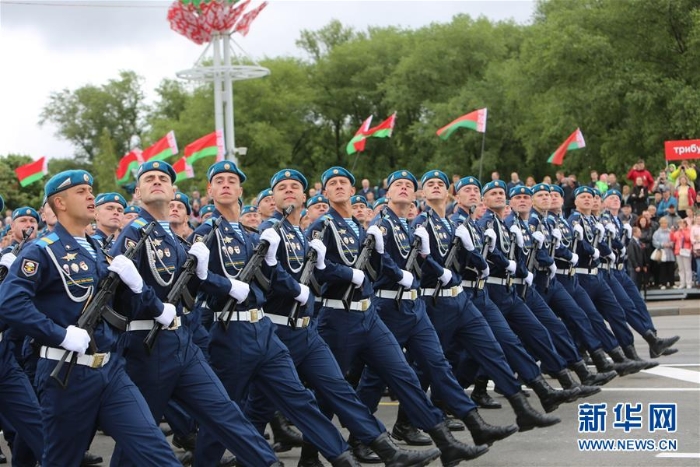 （国际）（3）白俄罗斯举行独立日阅兵式　解放军仪仗队首次应邀参加